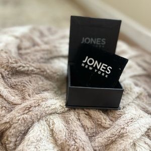 Jones New York necklace